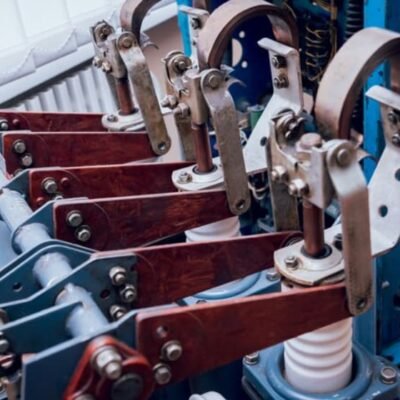 Choosing the Right Press Brake Machinery for Your Manufacturing Needs