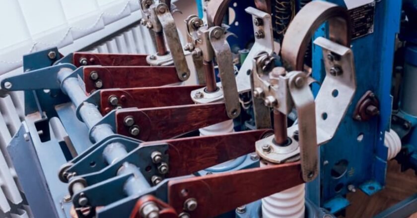 Choosing the Right Press Brake Machinery for Your Manufacturing Needs