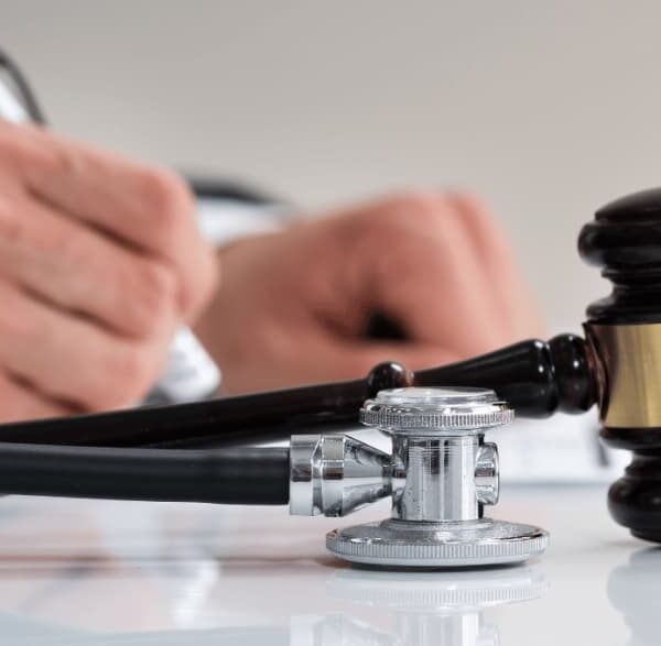 How Does a Medical Defense Lawyer Help Healthcare Professionals in NSW?
