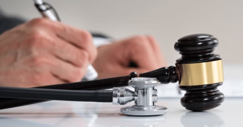 How Does a Medical Defense Lawyer Help Healthcare Professionals in NSW?